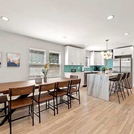 Large Modern Home Centrally Located With Hot Tub 애틀랜타 외부 사진